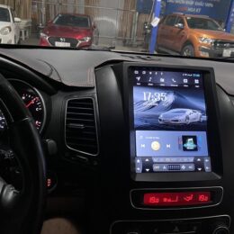Alternative view of Màn hình Tesla cho xe Kia Sorento 2014-2018